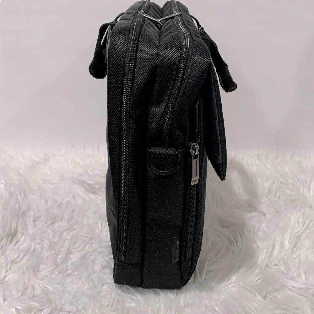 SOLO New York Urban Chrysler Briefcase Laptop case